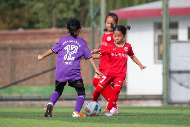 申花以净胜球劣势无缘半程冠军  争冠形势空前激烈
